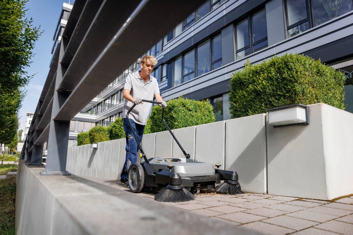 Barredora Profesional KM 70/20 C 2SB - KARCHER SHOPBarredoras